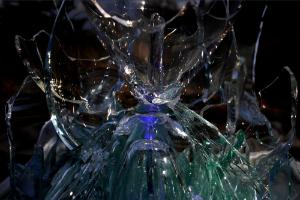Visiter une sculpture de verre